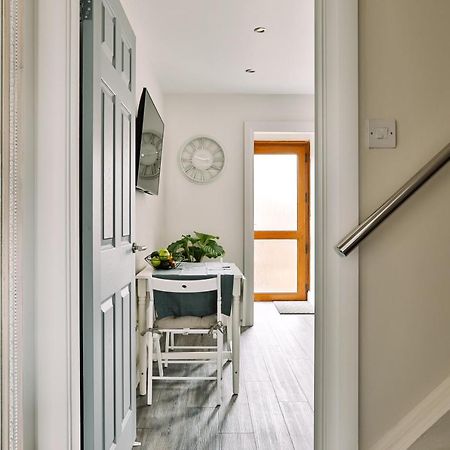 Family Town House Villa เบลฟาสต์ ภายนอก รูปภาพ