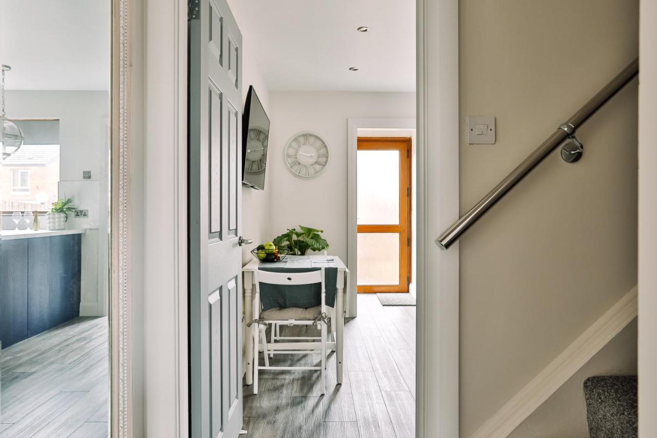 Family Town House Villa เบลฟาสต์ ภายนอก รูปภาพ