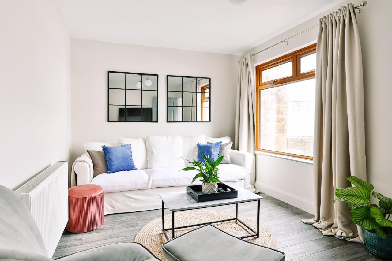 Family Town House Villa เบลฟาสต์ ภายนอก รูปภาพ